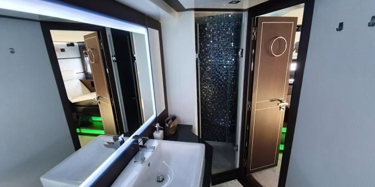 Продается моторная яхта Galeon 700 Skydeck